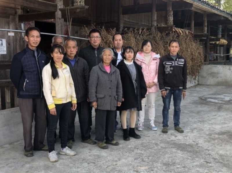信息工程系教师党支部党员走访贫困学生家庭(图文)